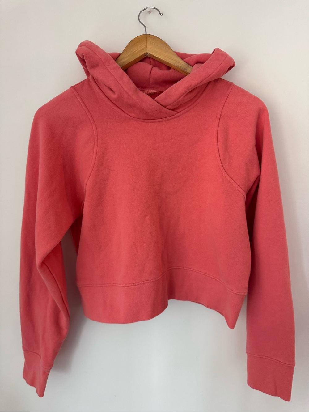Lululemon Scuba Cropped Pullover Hoodie Raspberry Cream Pink Sweatshirt Size 6 - Picture 6 of 9